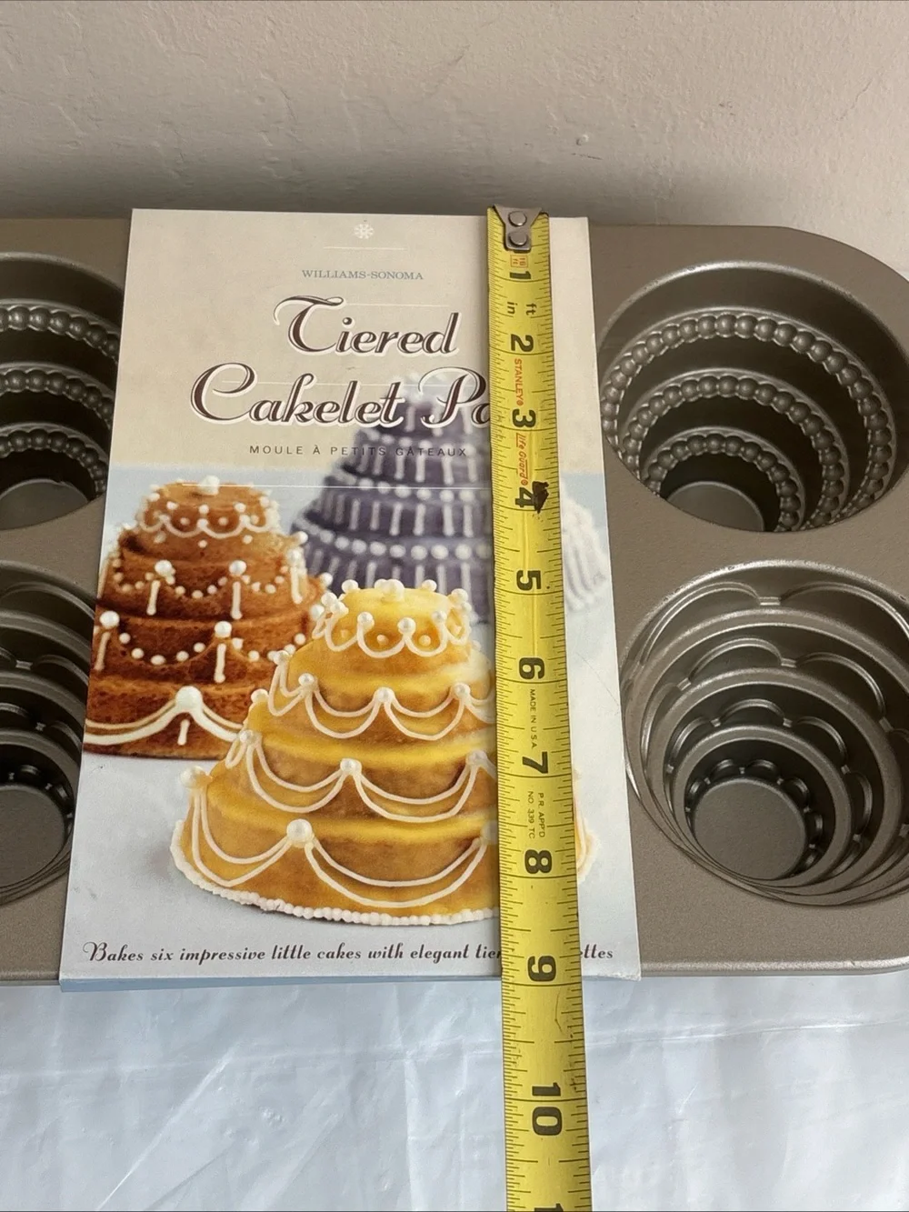 Williams Sonoma - Nordic Ware Tiered Cakelet Pan Gold 6 little cakes Vtg new USA